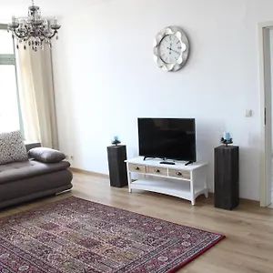 Leon Apartment