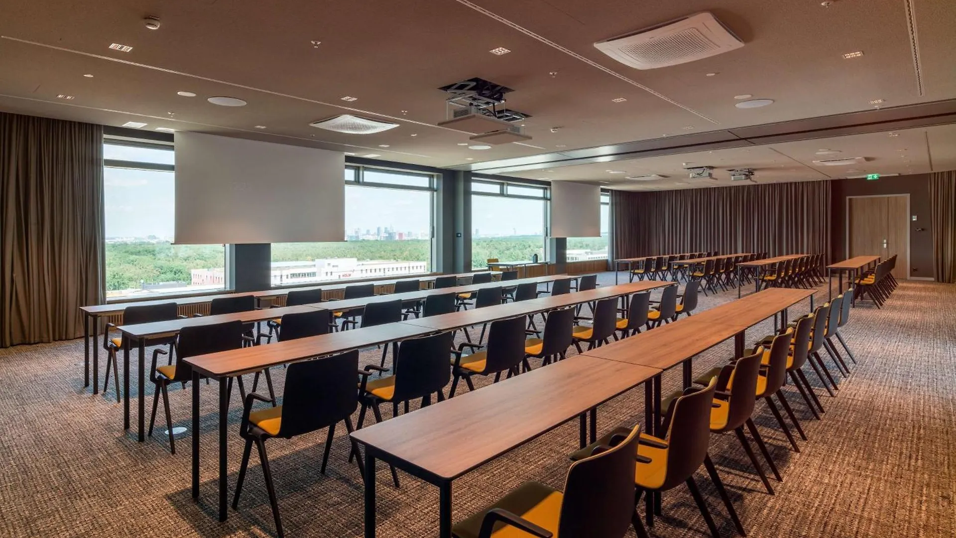 B'Mine Hotel Frankfurt Airport フランクフルト